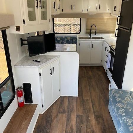 فندق Rv2 Stunning Rv Private Netflix Freeparking وادي مورينو المظهر الخارجي الصورة
